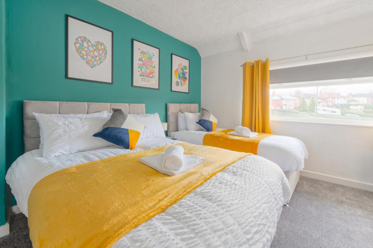 Rookwood House - Spacious Home With Free Parking - Short Stay Leeds Leeds  Exterior photo