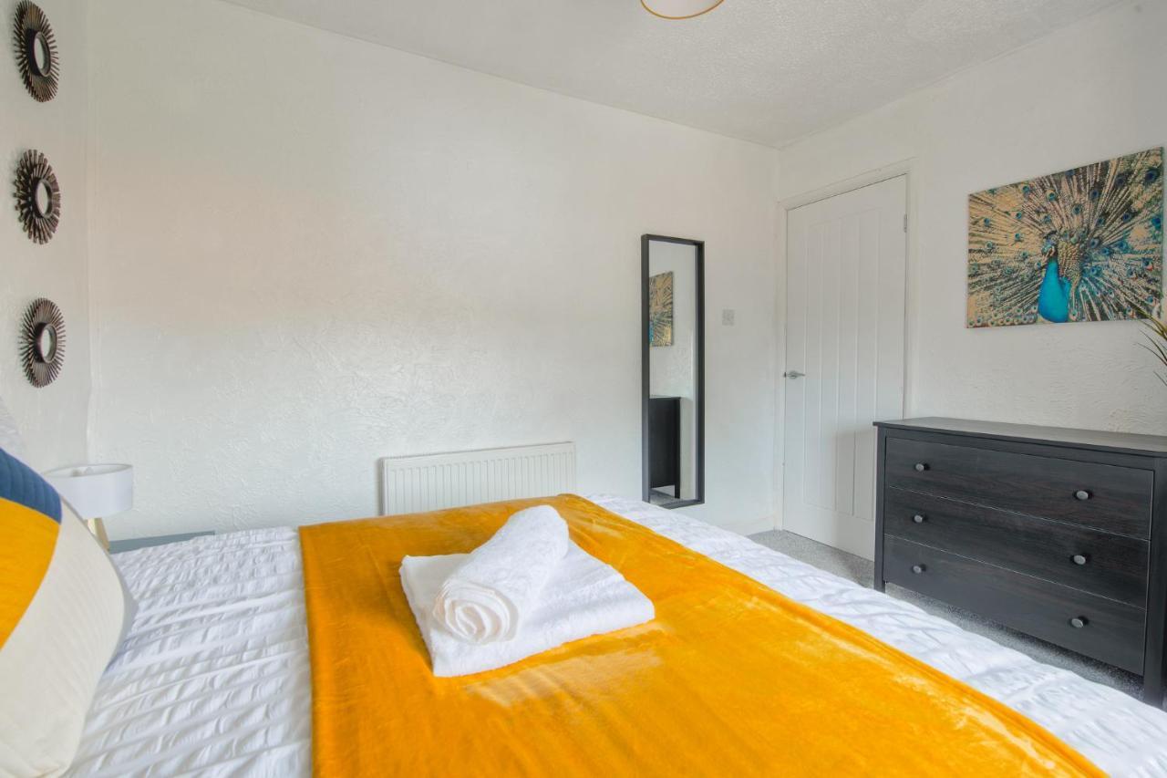 Rookwood House - Spacious Home With Free Parking - Short Stay Leeds Leeds  Exterior photo