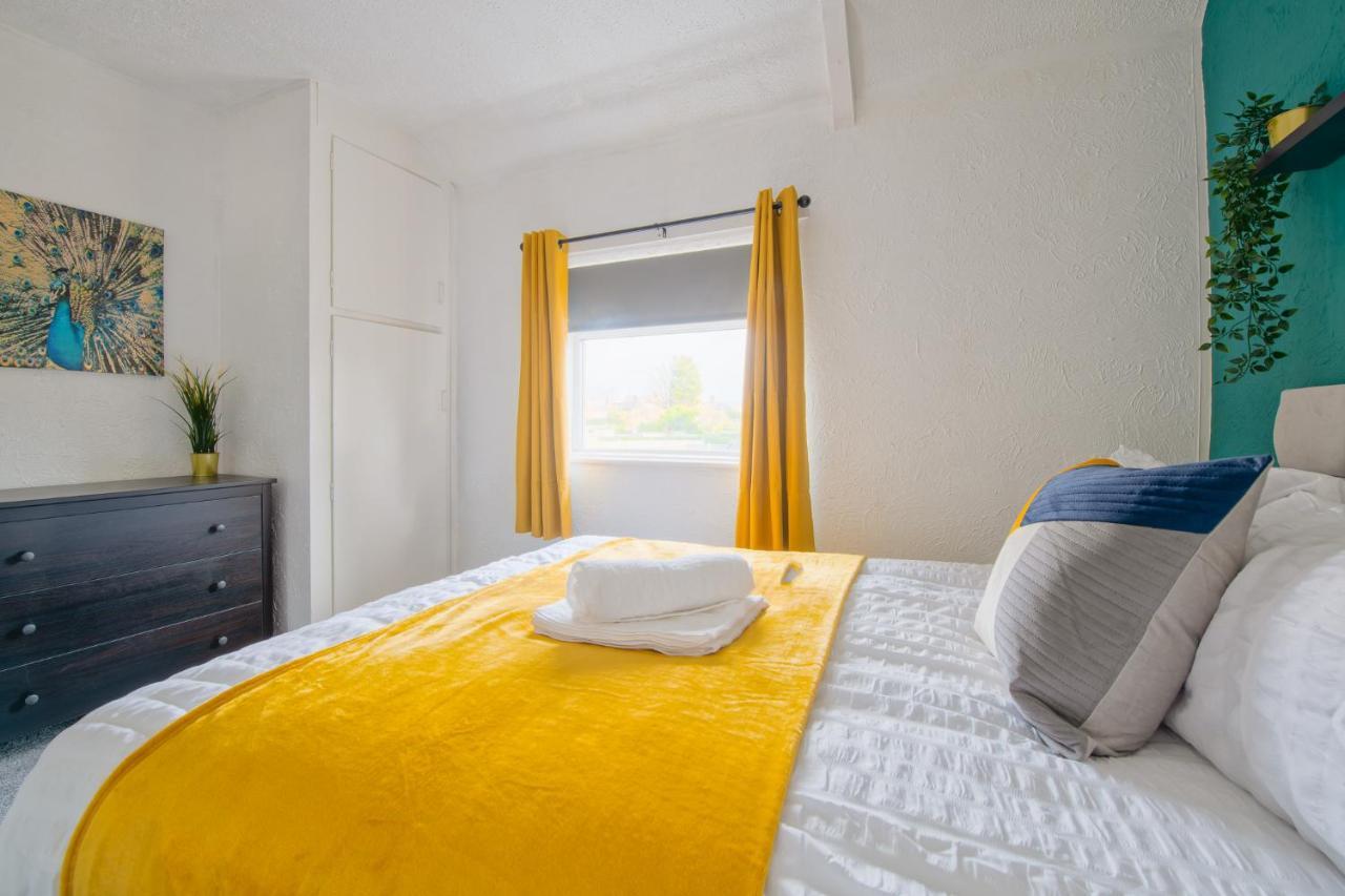 Rookwood House - Spacious Home With Free Parking - Short Stay Leeds Leeds  Exterior photo