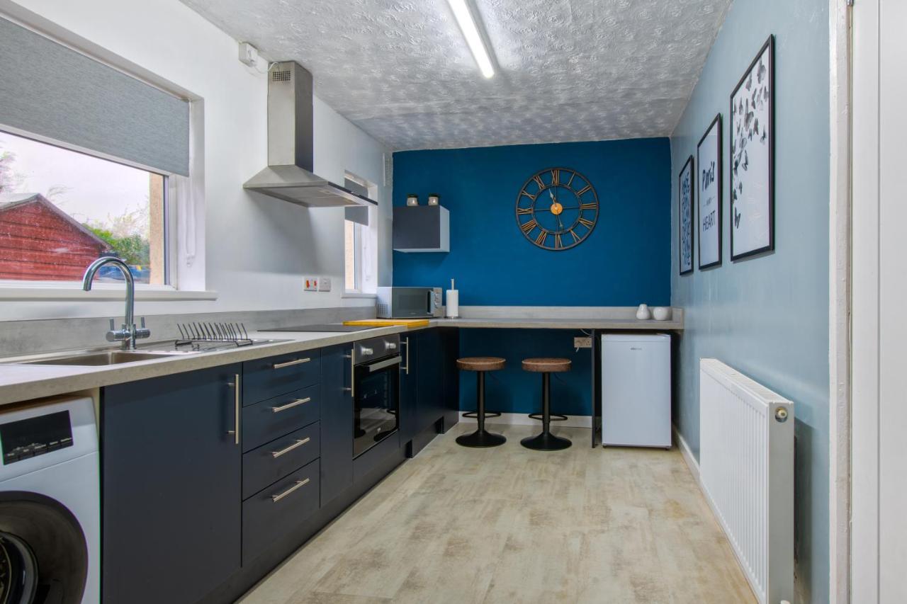 Rookwood House - Spacious Home With Free Parking - Short Stay Leeds Leeds  Exterior photo