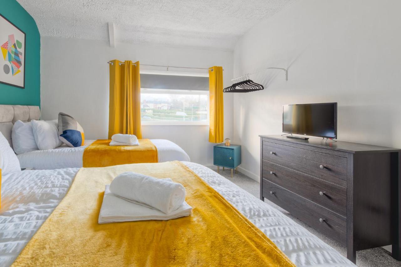 Rookwood House - Spacious Home With Free Parking - Short Stay Leeds Leeds  Exterior photo