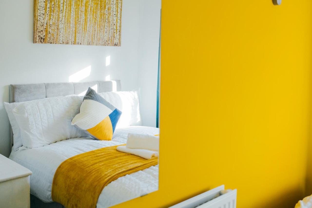 Rookwood House - Spacious Home With Free Parking - Short Stay Leeds Leeds  Exterior photo